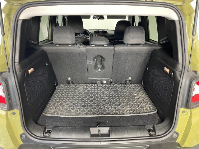 Used 2015 Jeep Renegade Latitude w/ Popular Equipment Group AWD/4WD image 17