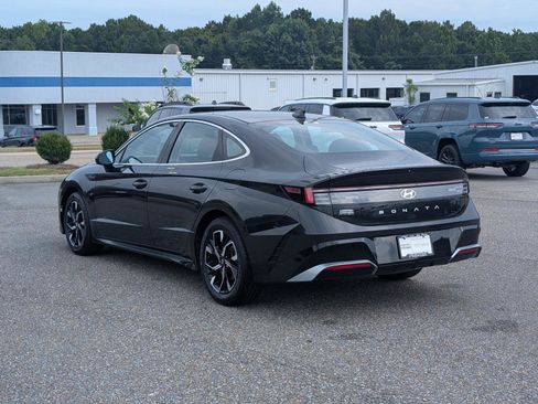 Used 2025 Hyundai Sonata SEL FWD image 3