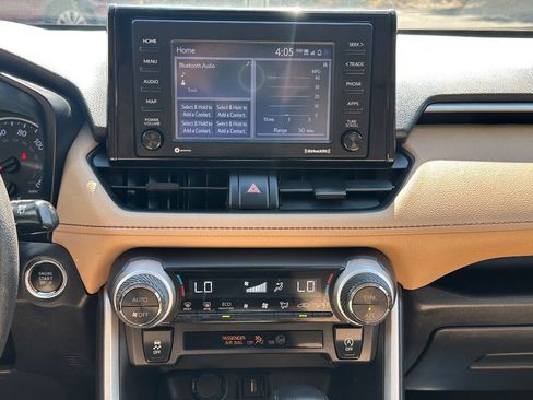 Used 2021 Toyota RAV4 XLE FWD image 25