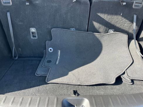 Used 2025 Nissan Pathfinder SV image 33