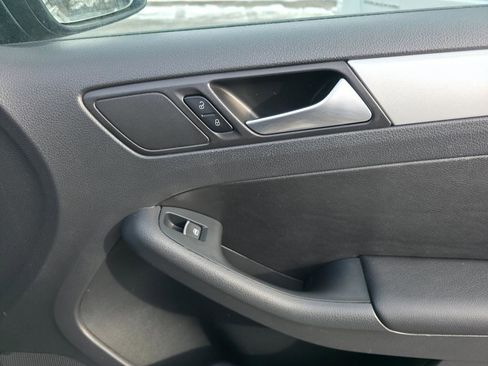 Used 2014 Volkswagen Jetta SE image 18