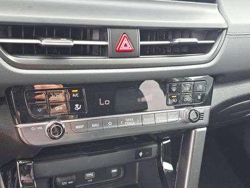 Certified 2026 Kia Seltos EX w/ EX Sunroof Package FWD image 25