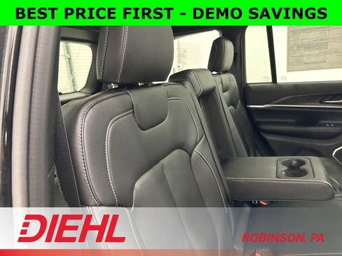 New 2026 Jeep Grand Cherokee Limited AWD/4WD image 12