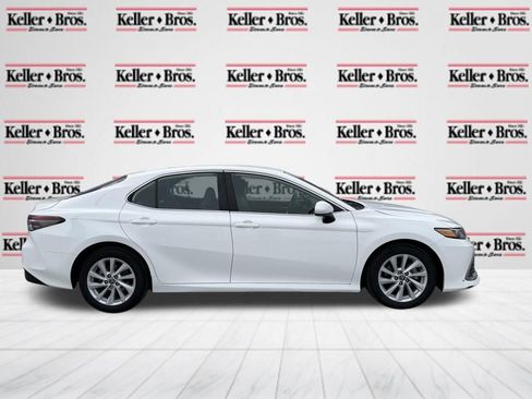 Used 2022 Toyota Camry LE image 29