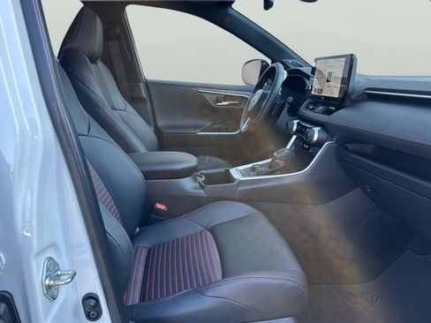 Used 2025 Toyota RAV4 XSE image 21