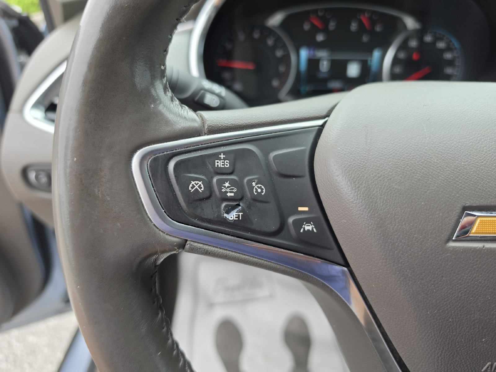 Used 2018 Chevrolet Malibu LT w/ Leather Package FWD image 30