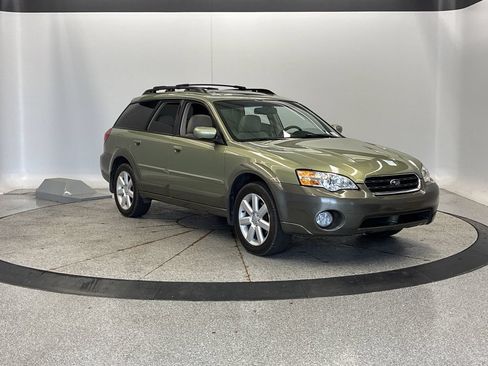 Used 2006 Subaru Outback 2.5i Limited w/ Popular Equipment Group 2B AWD/4WD image 9