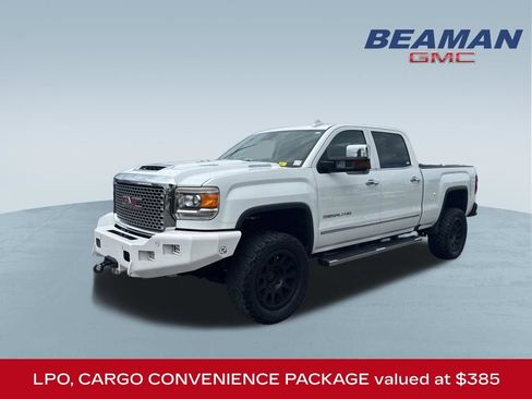 Used 2017 GMC Sierra 2500 Denali w/ Duramax Plus Package AWD/4WD image 3