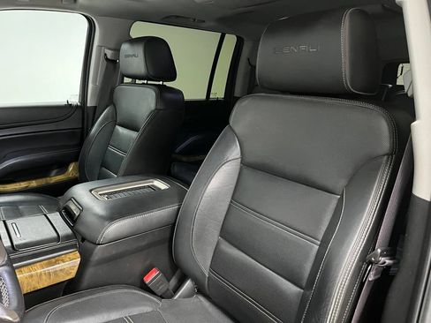 Used 2017 GMC Yukon XL Denali w/ Open Road Package AWD/4WD image 22