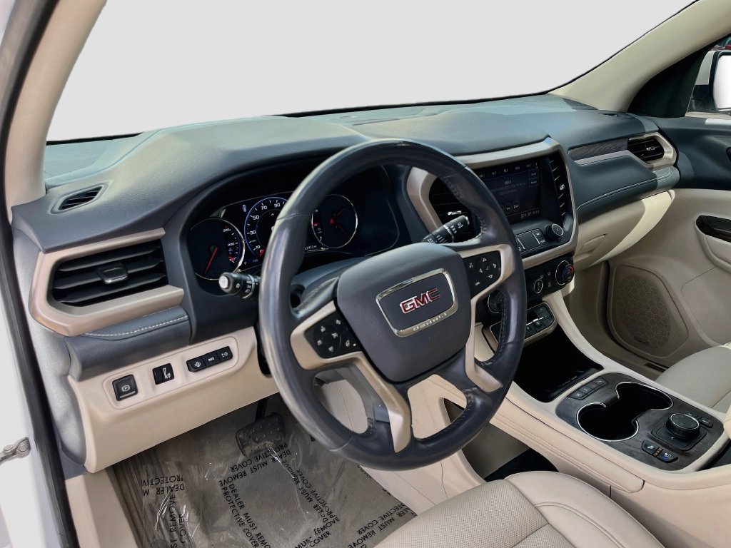 Used 2023 GMC Acadia Denali AWD/4WD image 9