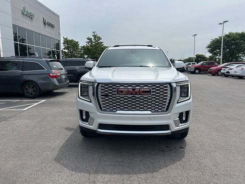 Used 2021 GMC Yukon XL Denali AWD/4WD image 8