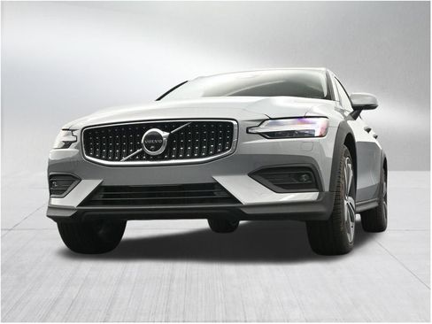 New 2026 Volvo V60 B5 Cross Country Plus w/ Protection Package Premier AWD/4WD image 29