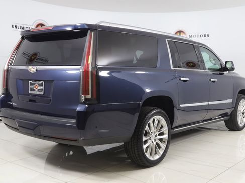 Used 2019 Cadillac Escalade ESV Premium Luxury image 3