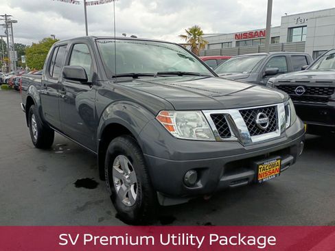 Used 2012 Nissan Frontier SV w/ SV Premium Utility Pkg AWD/4WD image 3