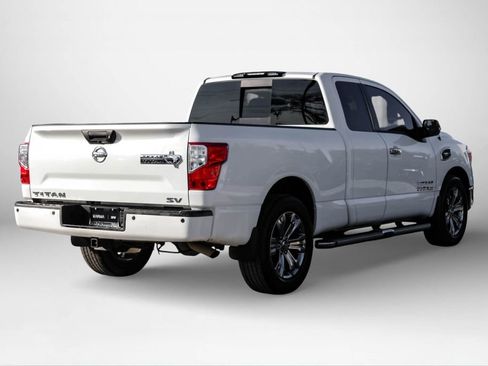 Used 2017 Nissan Titan SV image 6