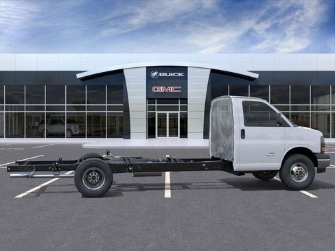 New 2025 GMC Savana 3500 w/ Power Convenience Package image 14