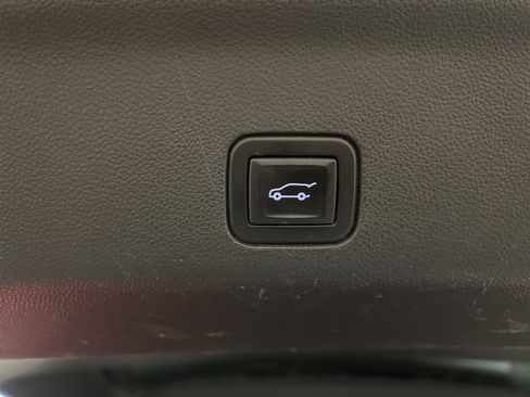 Used 2021 Chevrolet Suburban High Country image 36