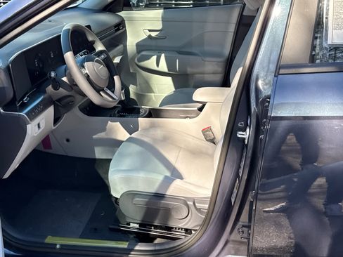 New 2026 Hyundai Kona SE image 9