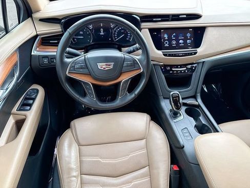 Used 2018 Cadillac XT5 Platinum AWD/4WD image 17