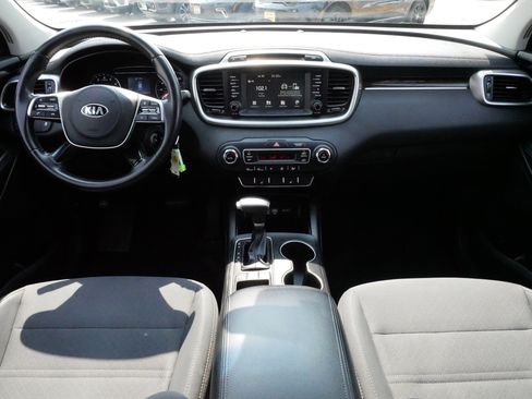 Used 2019 Kia Sorento FWD w/ Option Group 020 image 10
