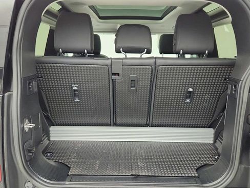 Used 2023 Land Rover Defender 90 SE image 22