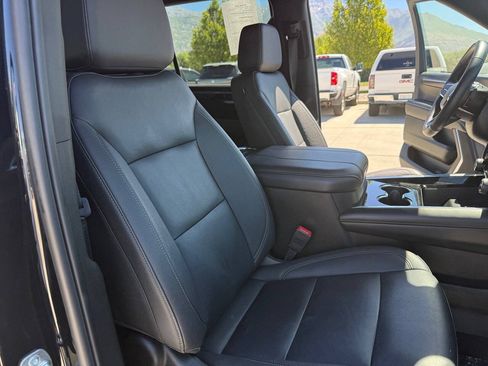 Used 2025 Chevrolet Suburban Z71 AWD/4WD image 26