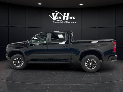 Used 2023 Chevrolet Silverado 1500 ZR2 w/ Technology Package AWD/4WD image 4