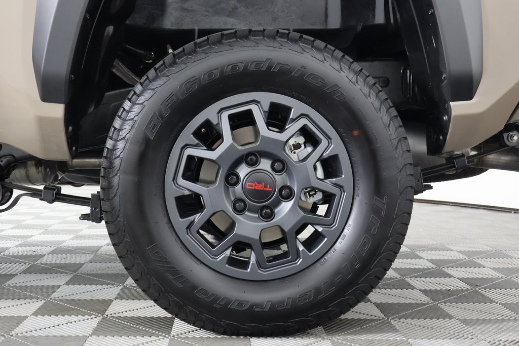 Used 2026 Toyota Tacoma SR5 w/ SR5 Upgrade Package RWD image 14