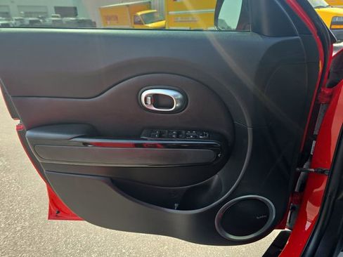 Used 2016 Kia Soul ! w/ Premium Package image 26
