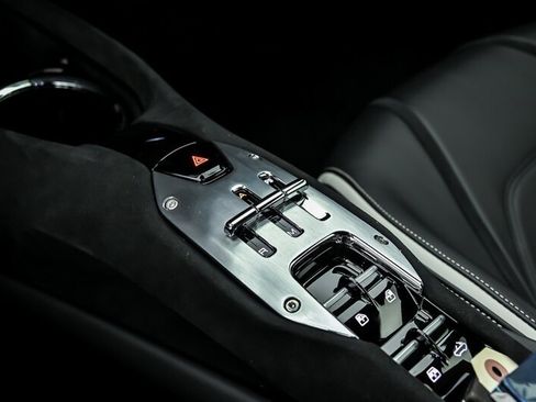 Used 2024 Ferrari 296 GTS RWD image 32