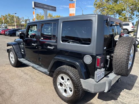 Used 2014 Jeep Wrangler Unlimited Sahara w/ Max Tow Package AWD/4WD image 17