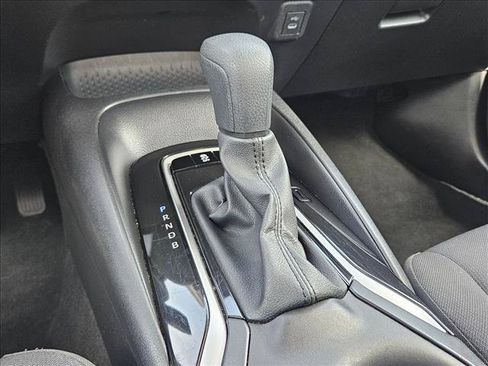 Used 2025 Toyota Corolla LE FWD image 12