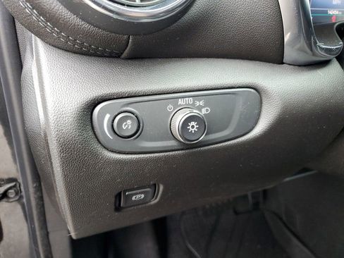 Used 2020 Chevrolet Blazer LT image 10