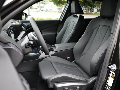 Used 2025 BMW X3 xDrive30i w/ M Sport Package image 19