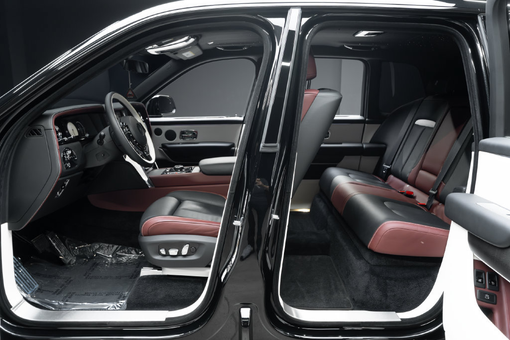 Used 2026 Rolls-Royce Cullinan AWD/4WD image 53
