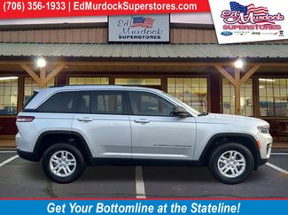 Used 2022 Jeep Grand Cherokee Laredo w/ Luxury Tech Group I image 1