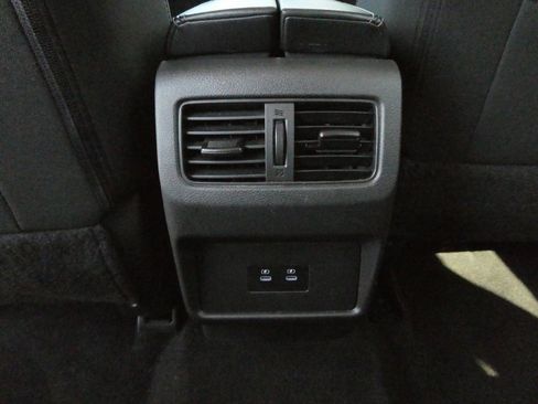 Used 2024 Nissan Rogue SV image 35