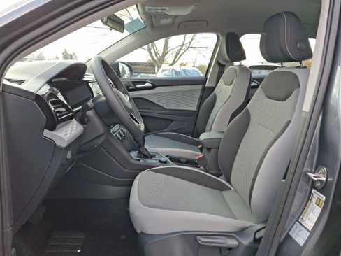 Certified 2022 Volkswagen Taos S image 14