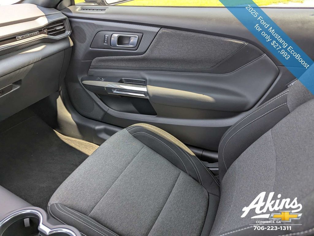 Used 2025 Ford Mustang Coupe RWD image 15