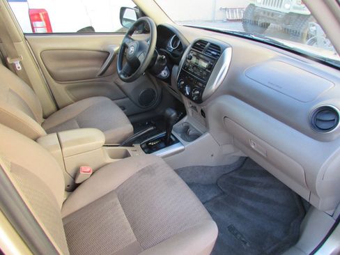 Used 2005 Toyota RAV4 2WD image 19