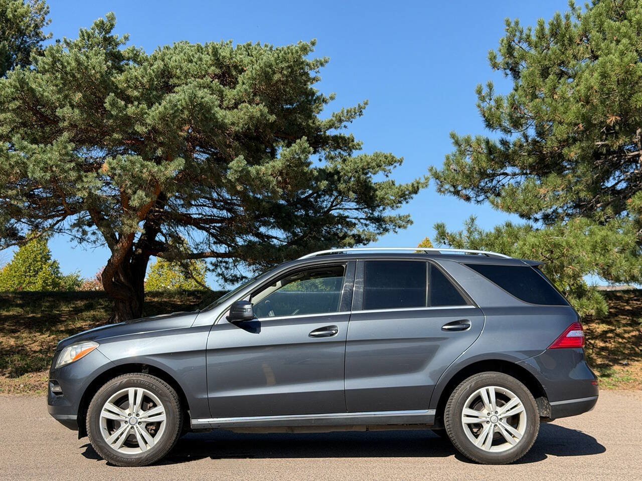 Used 2015 Mercedes-Benz ML 250 BlueTEC 4MATIC image 2