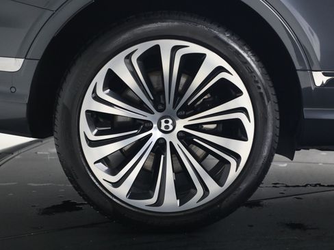 Certified 2026 Bentley Bentayga Extended Wheelbase AWD/4WD image 16