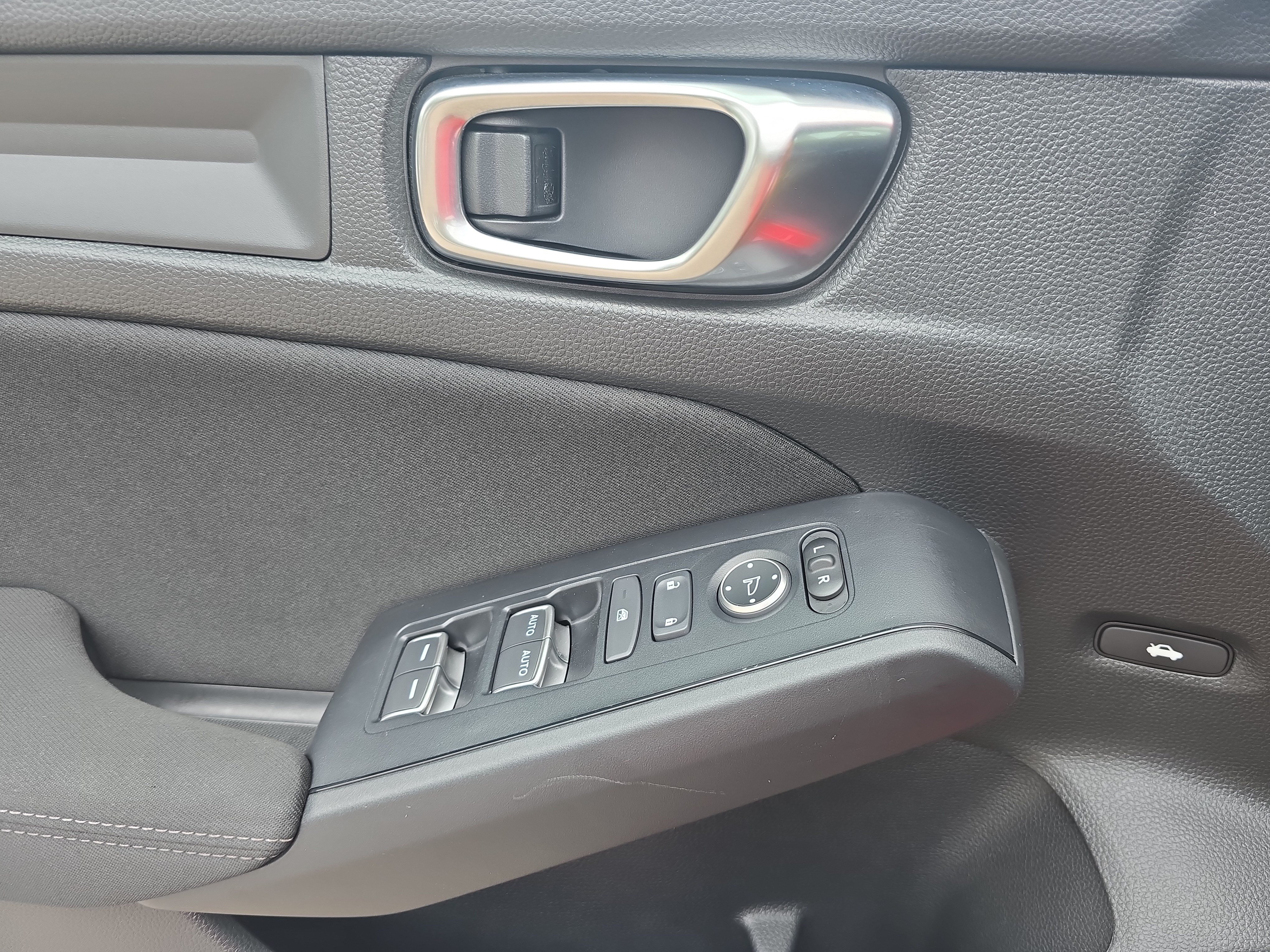 Used 2024 Honda Civic Sport image 29