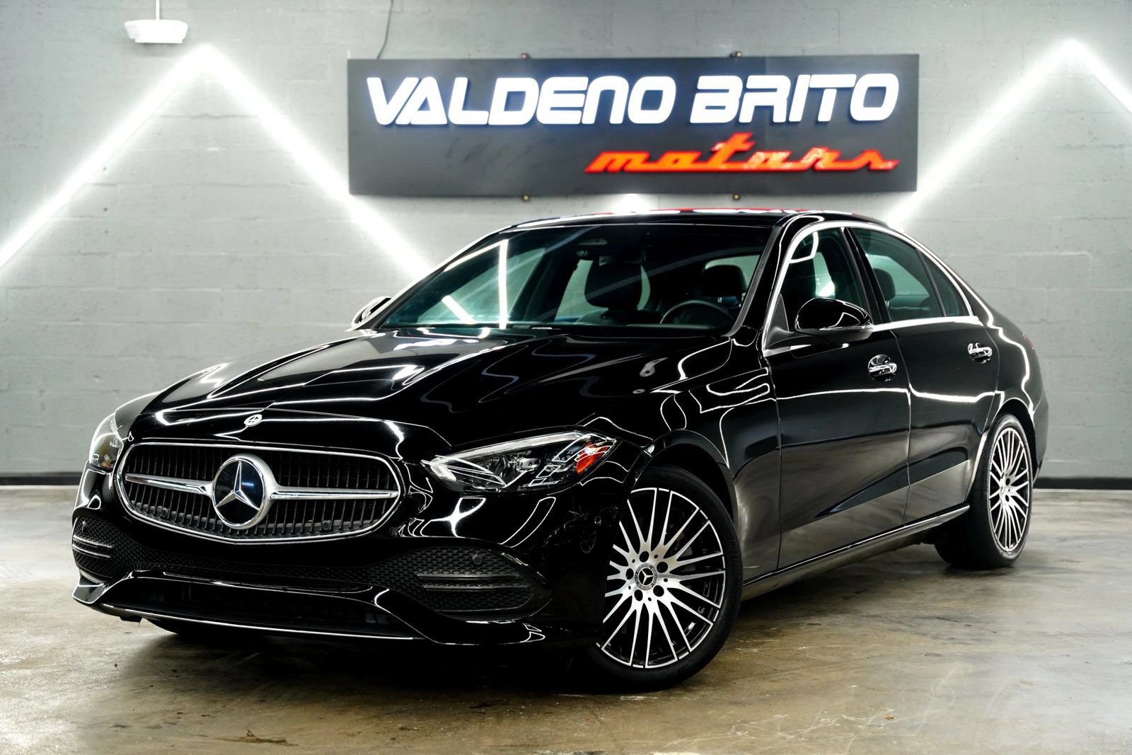 Used 2024 Mercedes-Benz C 300 4MATIC Sedan image 1