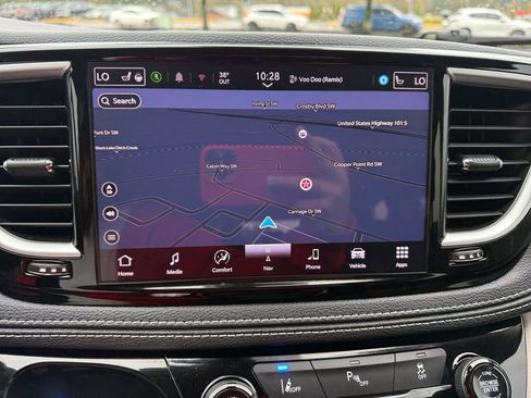 Certified 2024 Chrysler Pacifica Select image 14