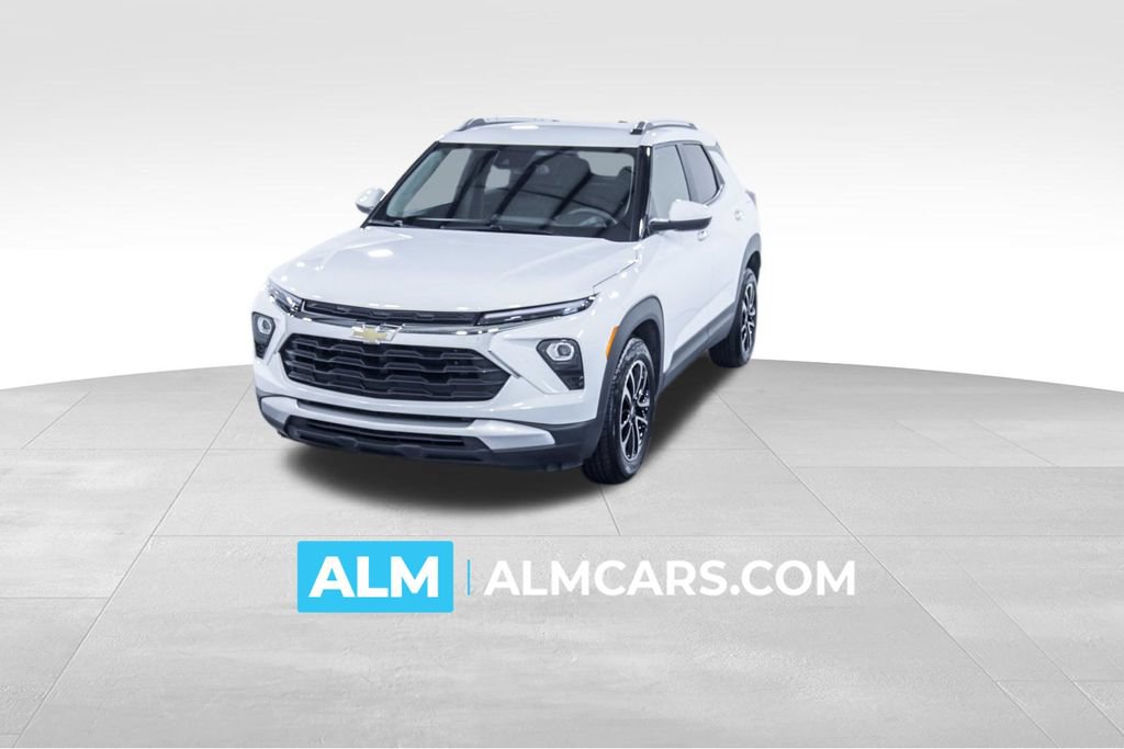 Used 2025 Chevrolet TrailBlazer LT FWD image 1