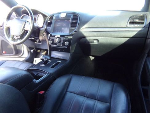 Used 2014 Chrysler 300 S image 19