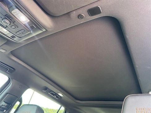 Used 2024 Chevrolet Suburban High Country image 17