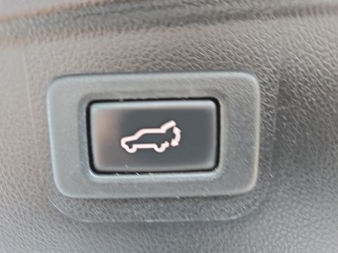 Used 2019 Subaru Outback 2.5i Limited w/ Popular Package #2 AWD/4WD image 13