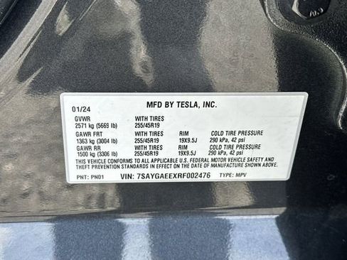 Used 2024 Tesla Model Y Long Range AWD/4WD image 36